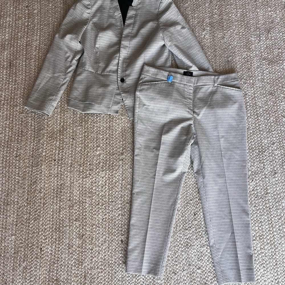 White House Black Market Suit Set